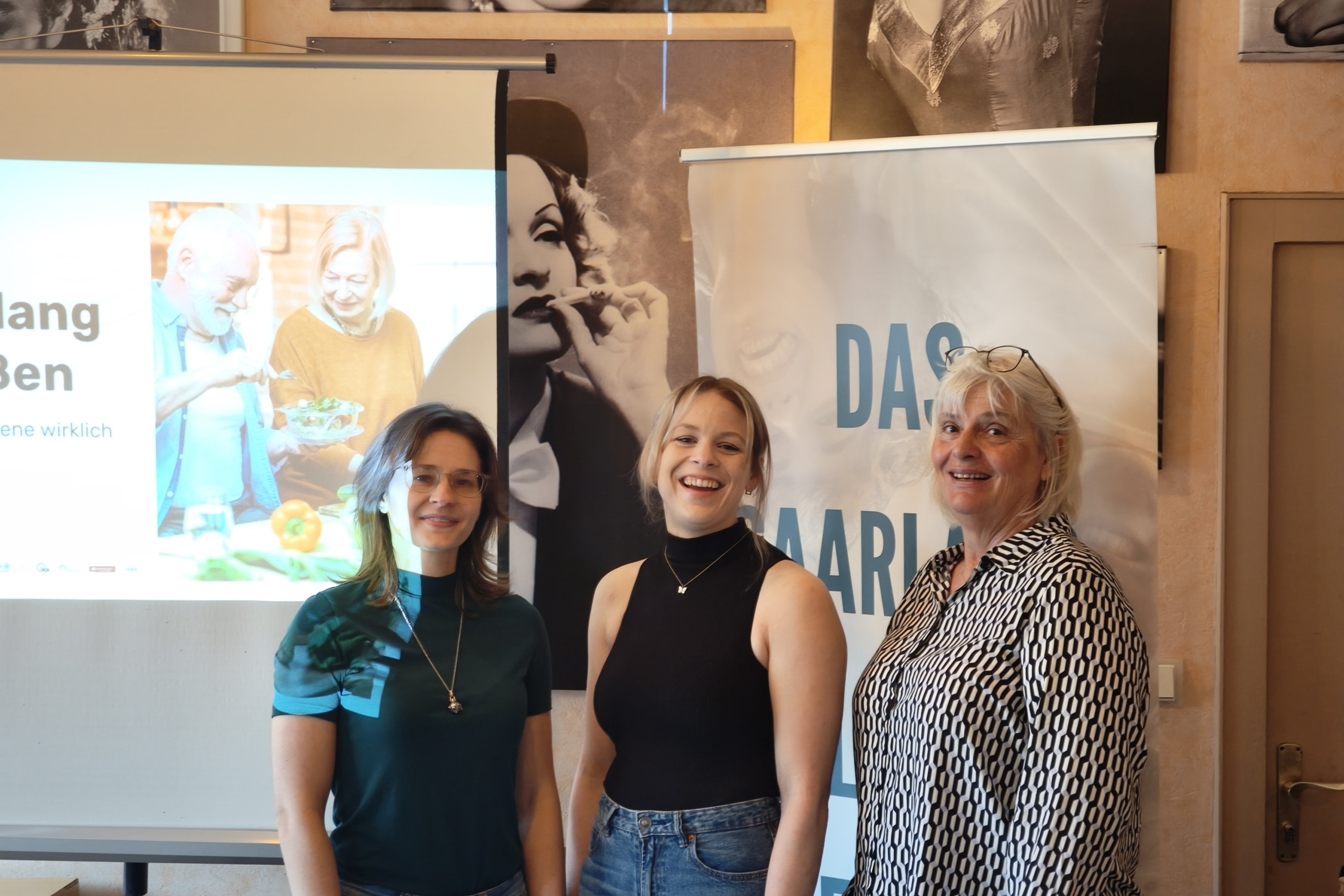 Angelika Lißmann und Aileen Müller mit Marina Schmidt, Vorsitzende des Ortsverbandes Illingen, der den Vortrag organisiert hatte.
