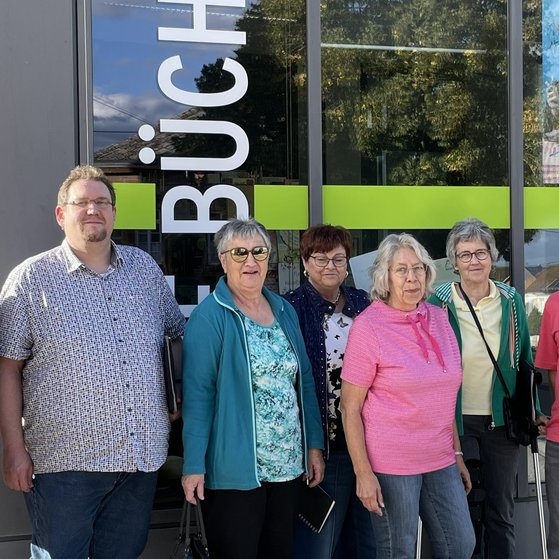 Neuer Vorstand Neuer Vorstand: Christa Sende, Gabriele Fett, Markus Laux, Horst Sende, Christian Diedrich, Monika Philippi, Katharina Hermann, Dieter Ernst stellv. Kreisvorsitzender