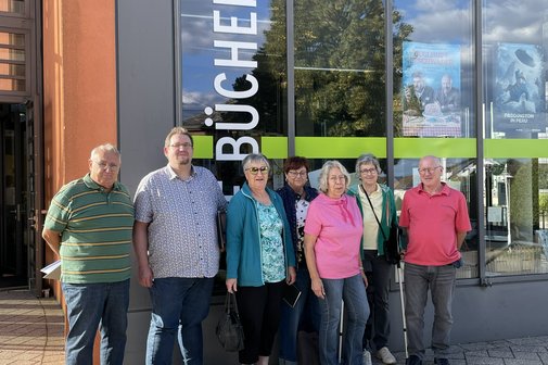 Neuer Vorstand Neuer Vorstand: Christa Sende, Gabriele Fett, Markus Laux, Horst Sende, Christian Diedrich, Monika Philippi, Katharina Hermann, Dieter Ernst stellv. Kreisvorsitzender