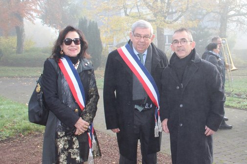 Volkstrauertag mit unseren französischen Freunden aus der Partnerstadt Forbach Volkstrauertag mit unseren französischen Freunden aus der Partnerstadt Forbach