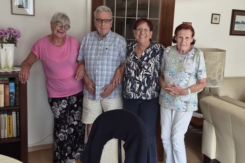 Gratulation zum 90. Geburtstag von links nach rechts: Juliana Schade, Willi Graf, Silvia Scheidt und Ilse Graf