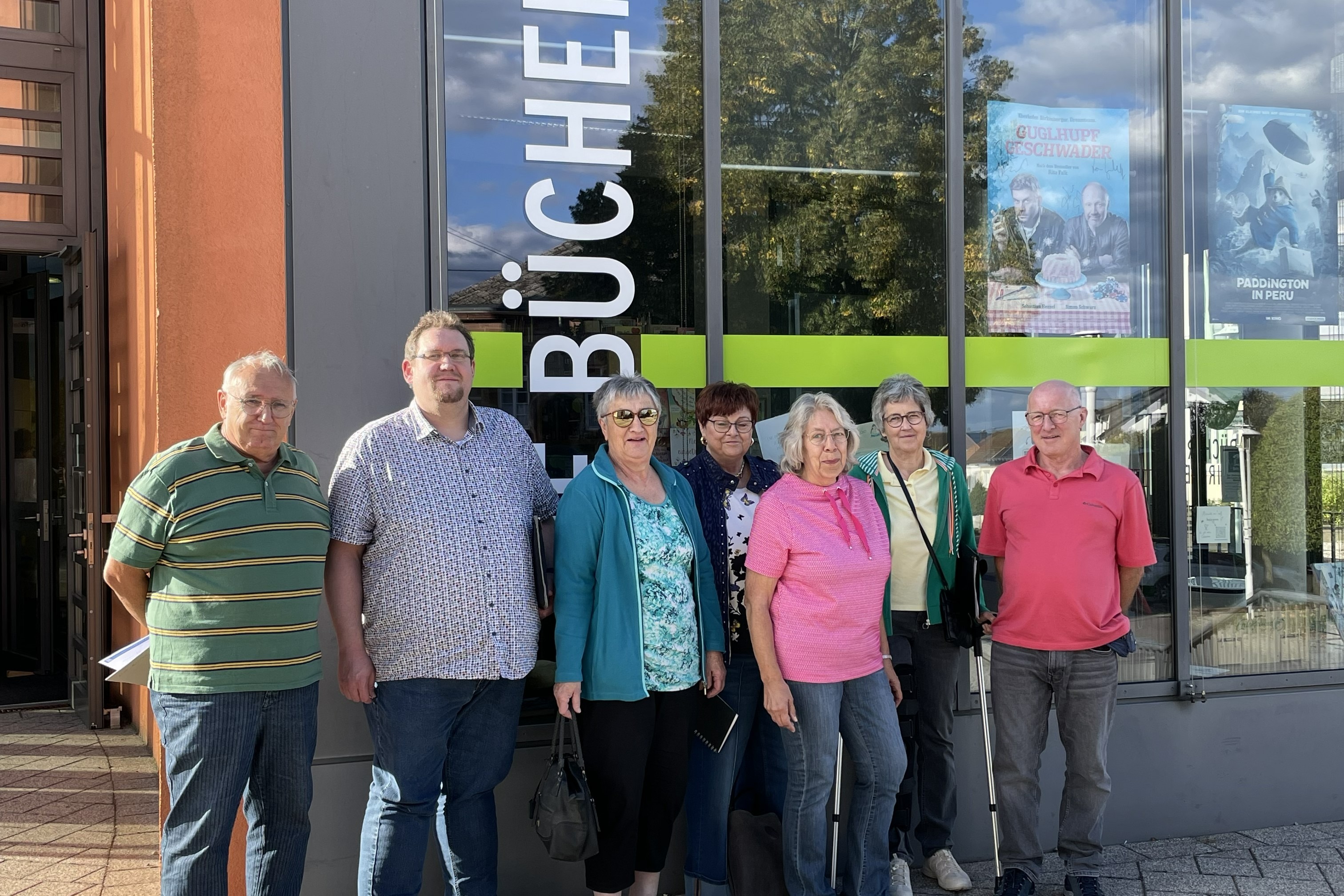 Neuer Vorstand: Christa Sende, Gabriele Fett, Markus Laux, Horst Sende, Christian Diedrich, Monika Philippi, Katharina Hermann, Dieter Ernst stellv. Kreisvorsitzender