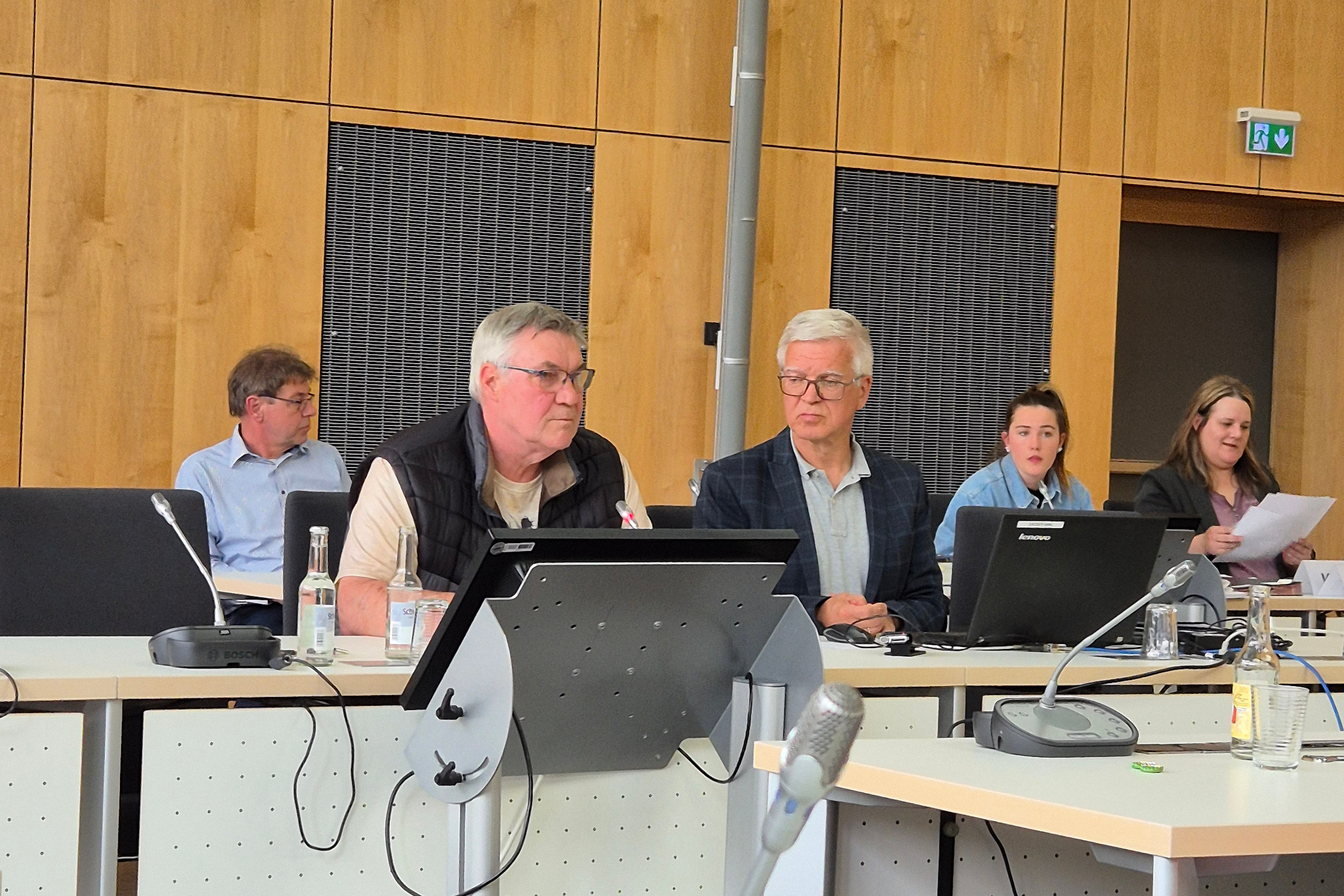 von links Gerd Brademann und Oberb&uuml;rgermeister Stephan Tautz